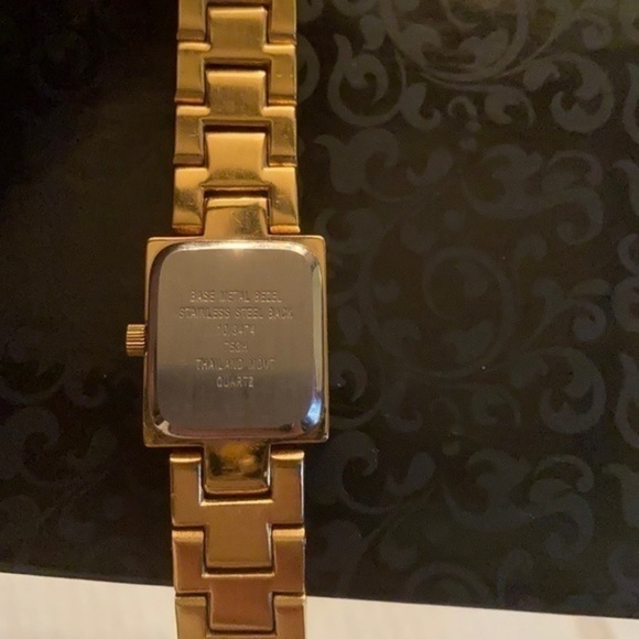 ANNE KLEIN II box Gold Tone CZ Crystal Pave Stainless Wrist Watch needs Battery - Picture 4 of 8